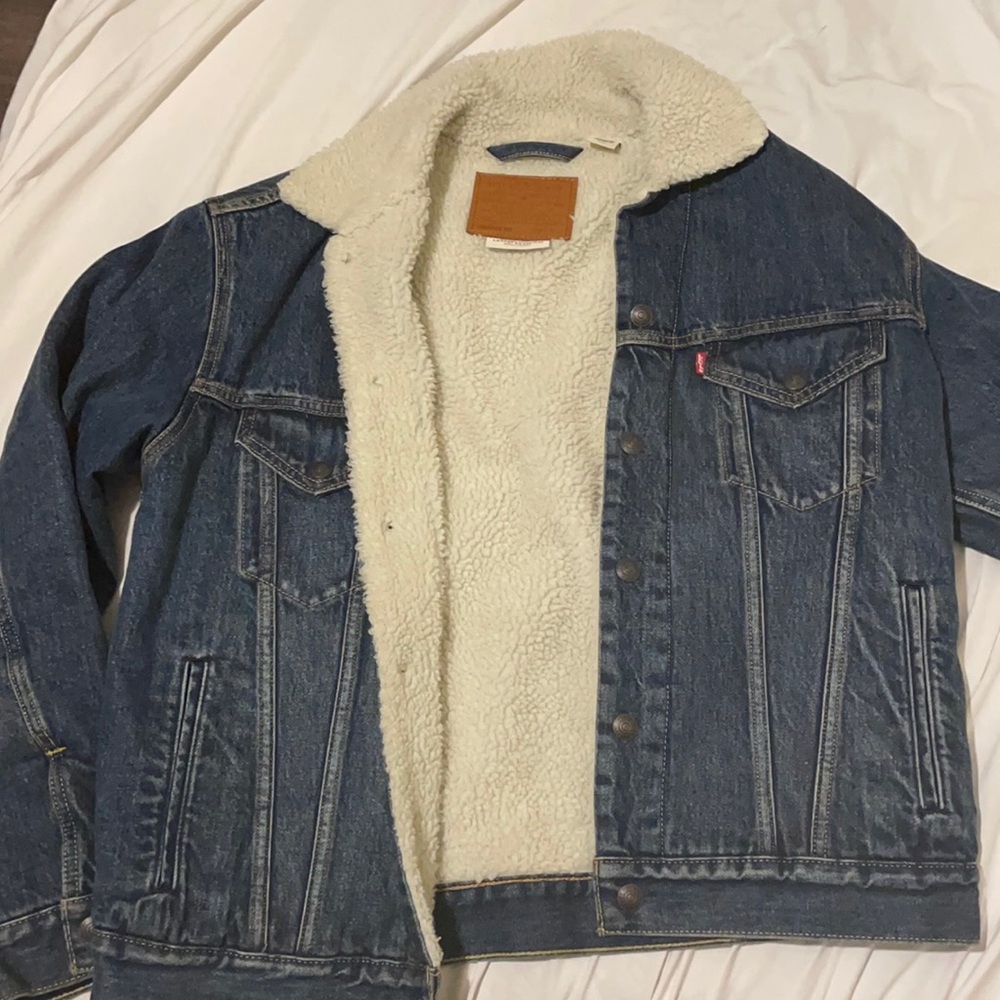 nice and clean trucker jacket